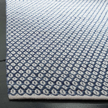 Safavieh Montauk Mtk608C Navy/Ivory Rug.