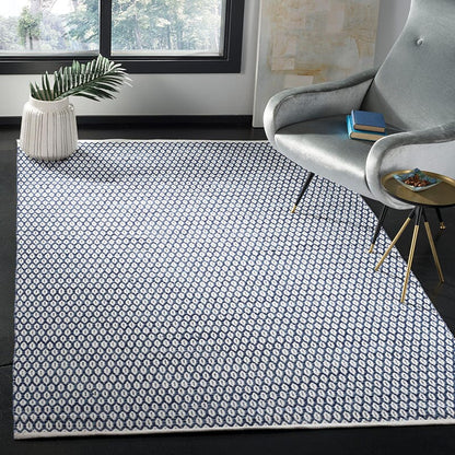 Safavieh Montauk Mtk608C Navy / Ivory Area Rug