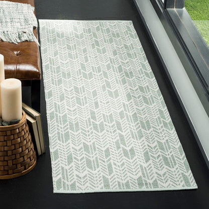 Safavieh Montauk Mtk609G Light Green / Ivory Geometric Area Rug