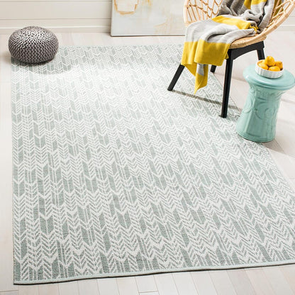 Safavieh Montauk Mtk609G Light Green / Ivory Geometric Area Rug