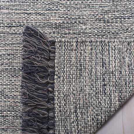 Safavieh Montauk Mtk610M Grey Rugs.