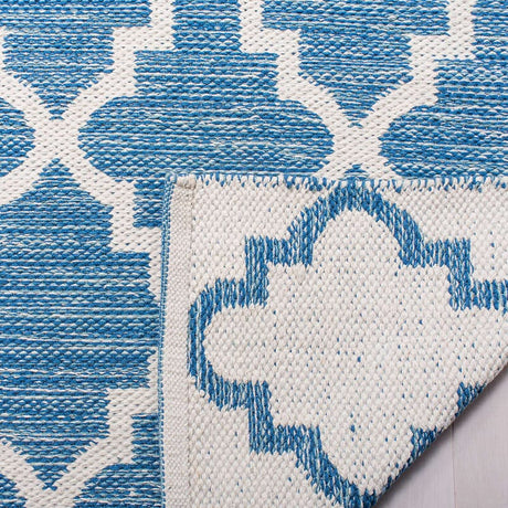 Safavieh Montauk Mtk611B Blue / Ivory Rugs.