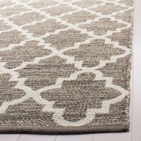 Safavieh Montauk Mtk611R Beige / Ivory Geometric Area Rug