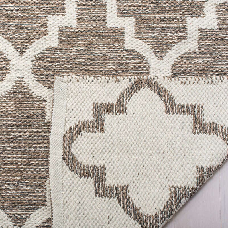 Safavieh Montauk Mtk611R Beige / Ivory Geometric Area Rug