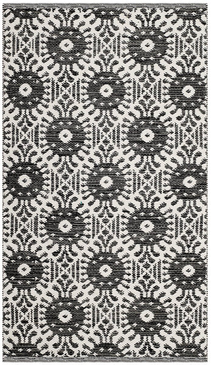 Safavieh Montauk Mtk612A Black / Ivory Geometric Area Rug