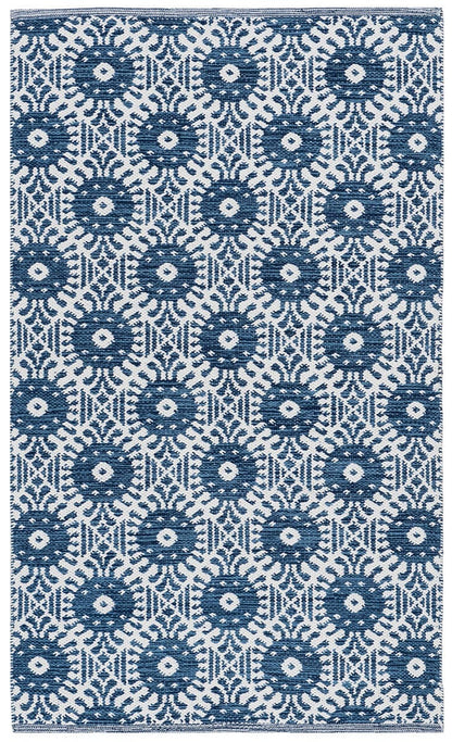 Safavieh Montauk Mtk612C Navy / Ivory Geometric Area Rug