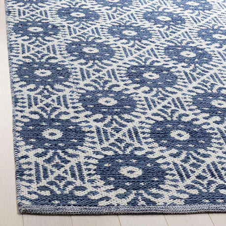 Safavieh Montauk Mtk612C Navy / Ivory Rugs.