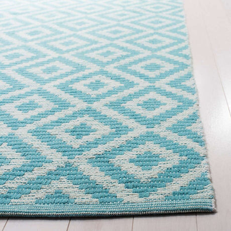 Safavieh Montauk Mtk613L Light Blue / Ivory Rugs.