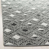 Safavieh Montauk Mtk614A Black / Ivory Geometric Area Rug