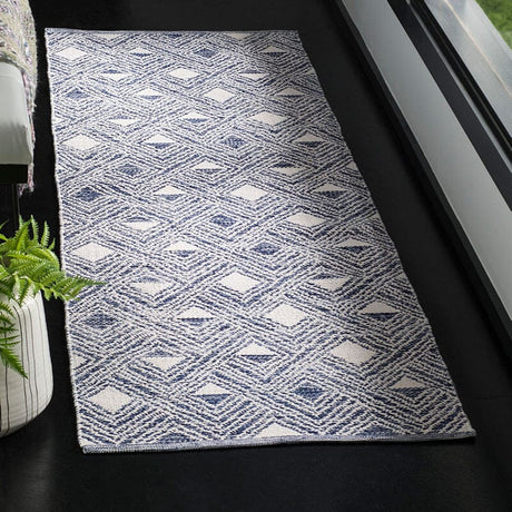 Safavieh Montauk Mtk614C Navy / Ivory Rugs.