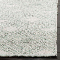 Safavieh Montauk Mtk614G Light Green / Ivory Geometric Area Rug