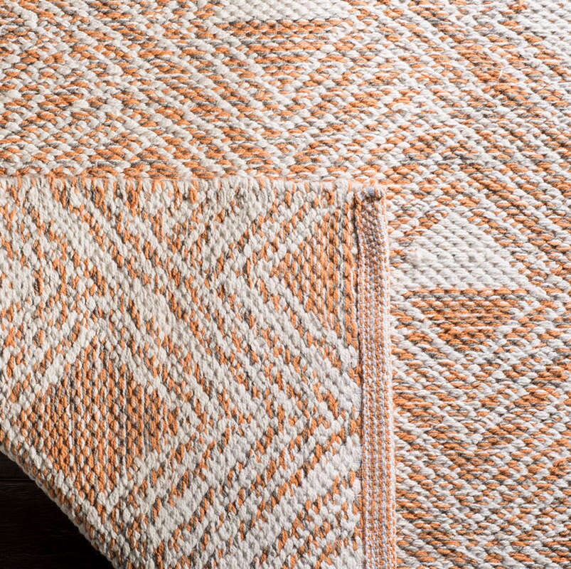 Safavieh Montauk Mtk614O Peach / Ivory Rugs.