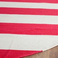 Safavieh Montauk Mtk712B Red / Ivory Striped Area Rug