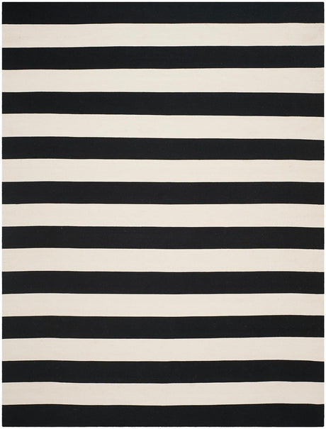 Safavieh Montauk Mtk712D Black / White Rugs.