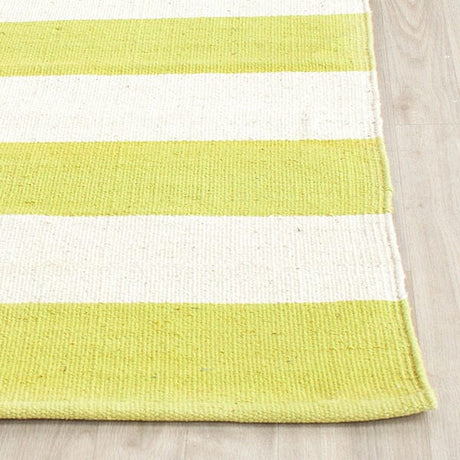 Safavieh Montauk Mtk712E Green / White Rugs.