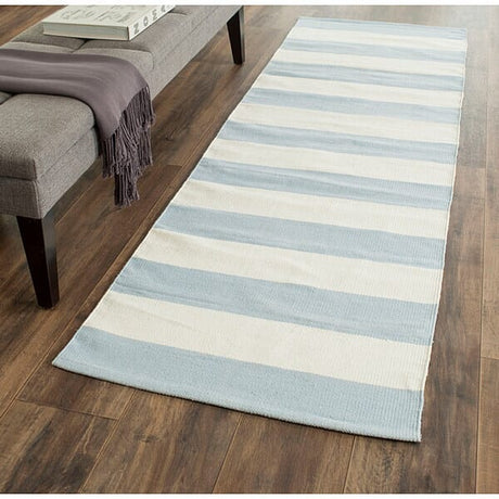 Safavieh Montauk Mtk712K Sky Blue / Ivory Rugs.