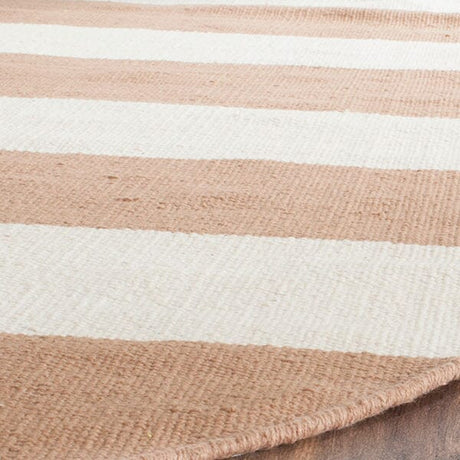 Safavieh Montauk Mtk712M Sand / Ivory Rugs.