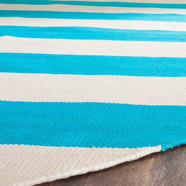 Safavieh Montauk Mtk712N Turquoise / Ivory Striped Area Rug