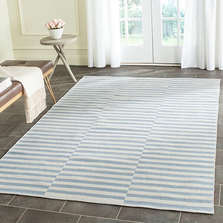 Safavieh Montauk Mtk715B Ivory / Light Blue Rugs.