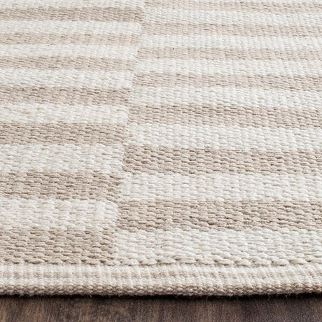 Safavieh Montauk Mtk715E Ivory / Light Grey Rugs.