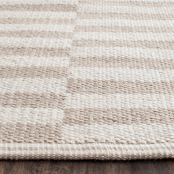 Safavieh Montauk Mtk715E Ivory / Light Grey Rugs.