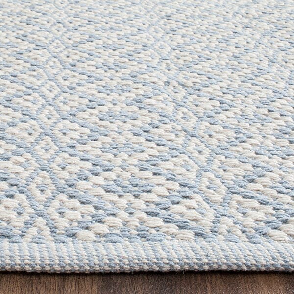 Safavieh Montauk Mtk716B Ivory / Light Blue Geometric Area Rug