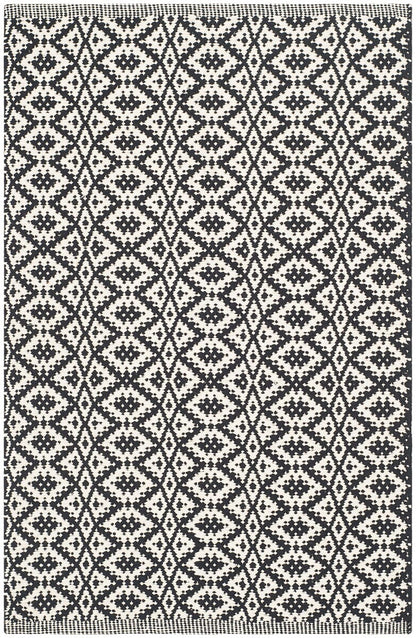 Safavieh Montauk Mtk716D Ivory / Black Geometric Area Rug