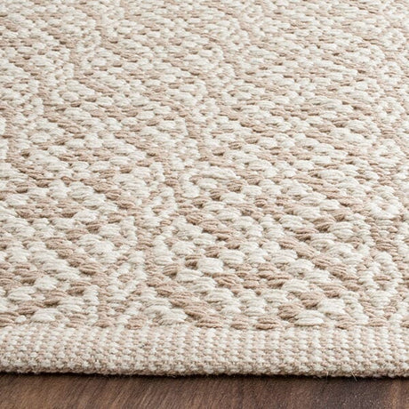 Safavieh Montauk Mtk716G Ivory / Beige Rugs.