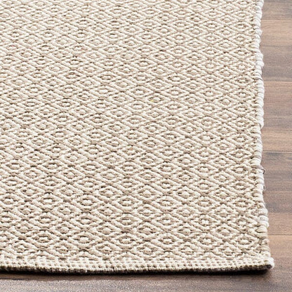 Safavieh Montauk Mtk717A Ivory / Grey Area Rug