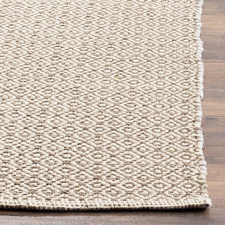 Safavieh Montauk Mtk717A Ivory / Grey Rugs.