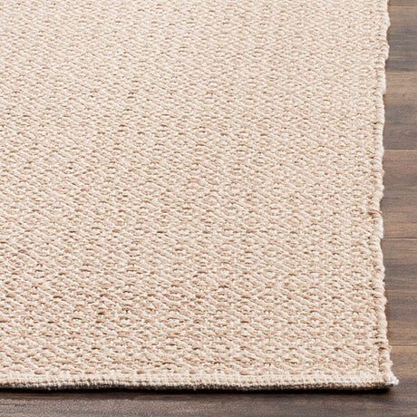 Safavieh Montauk Mtk717G Ivory / Beige Rugs.