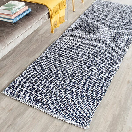 Safavieh Montauk Mtk717H Ivory / Navy Rugs.