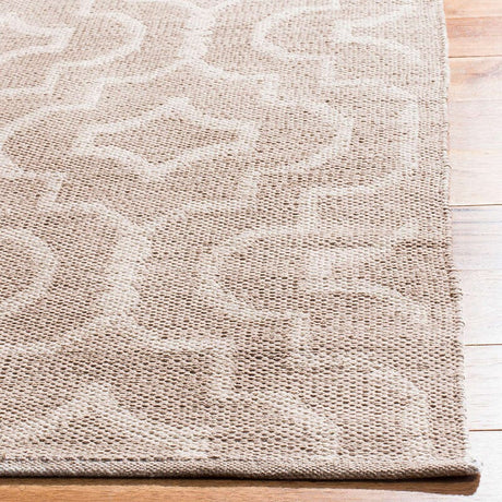 Safavieh Montauk Mtk722A Grey / Ivory Rugs.