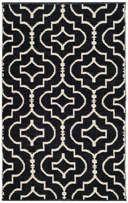 Safavieh Montauk Mtk722D Black / Ivory Geometric Area Rug