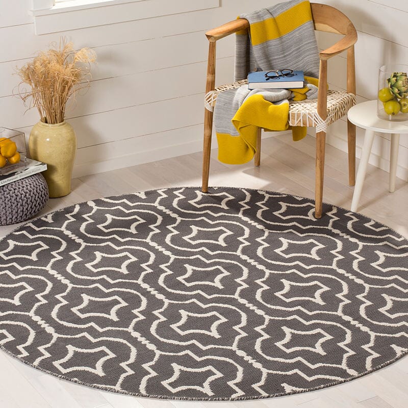 Safavieh Montauk Mtk722E Dark Grey / Ivory Geometric Area Rug