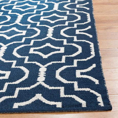 Safavieh Montauk Mtk722H Navy / Ivory Rugs.