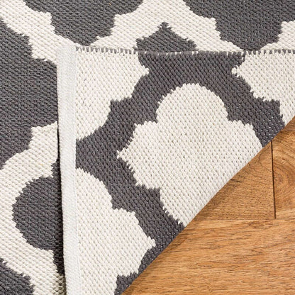 Safavieh Montauk Mtk723E Dark Grey / Ivory Geometric Area Rug