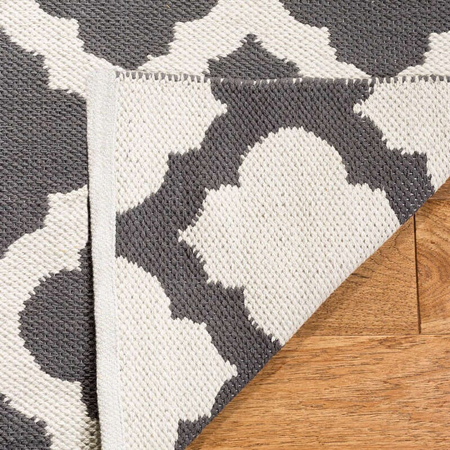 Safavieh Montauk Mtk723E Dark Grey / Ivory Rugs.