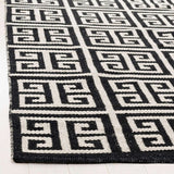 Safavieh Montauk Mtk724D Black / Ivory Rugs.