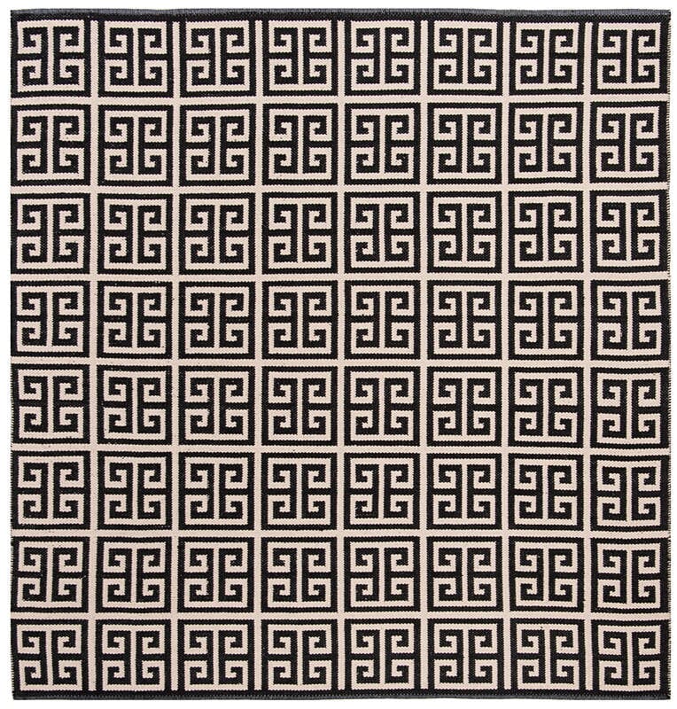 Safavieh Montauk Mtk724D Black / Ivory Geometric Area Rug