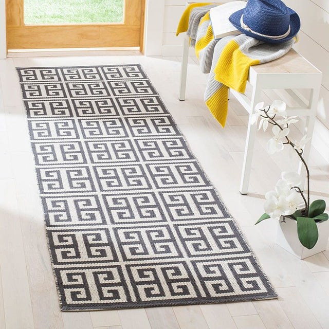 Safavieh Montauk Mtk724E Dark Grey / Ivory Geometric Area Rug