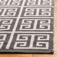 Safavieh Montauk Mtk724E Dark Grey / Ivory Geometric Area Rug