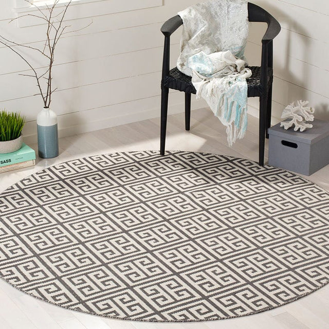 Safavieh Montauk Mtk724E Dark Grey / Ivory Rugs.