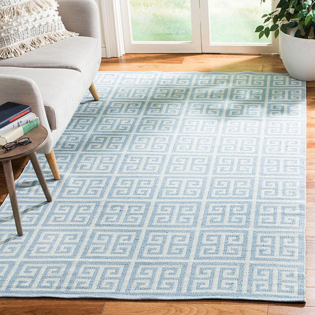 Safavieh Montauk Mtk724K Light Blue / Ivory Rugs.