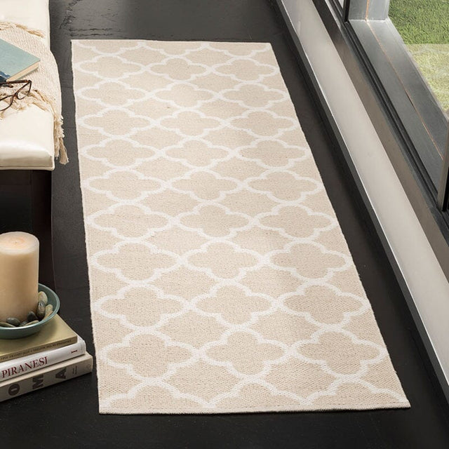 Safavieh Montauk Mtk725B Beige / Ivory Rugs.