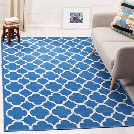 Safavieh Montauk Mtk725C Blue / Ivory Rugs.