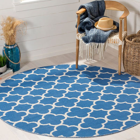 Safavieh Montauk Mtk725C Blue / Ivory Rugs.