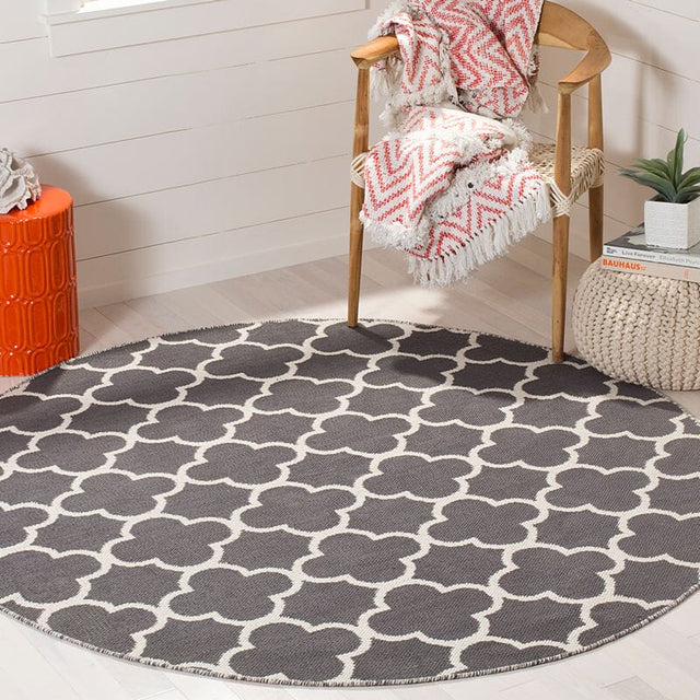 Safavieh Montauk Mtk725E Dark Grey / Ivory Rugs.