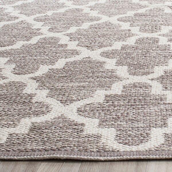 Safavieh Montauk Mtk810A Grey / Ivory Rugs.