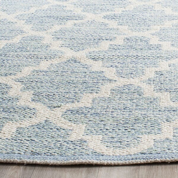 Safavieh Montauk Mtk810B Light Blue / Ivory Rugs.